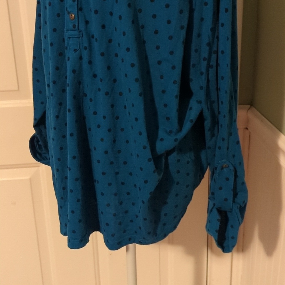 Basic Editions Women's 2X Blue W/ Polka dots See Desc Roll Up Sleeves - Picture 3 of 11